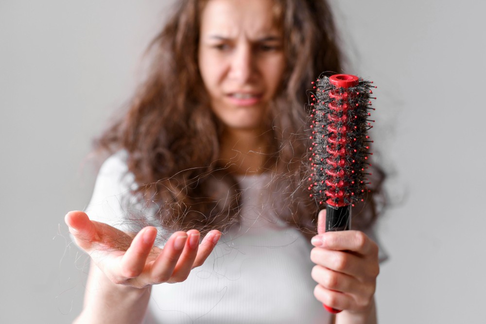 Controla la caída del cabello de manera efectiva.